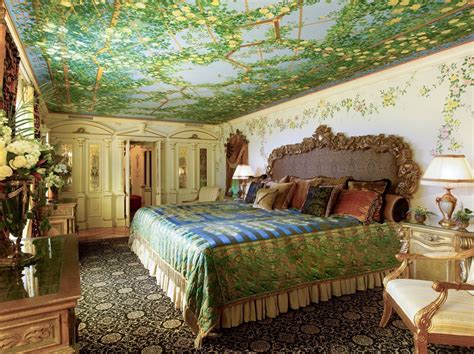 versace mansion venus suite price|Gianni Versace's Mansion Is Now a Luxury Hotel .